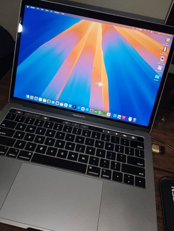 MacBook Pro 2018 Touch Bar 16GB RAM 256GB Storage i5 6