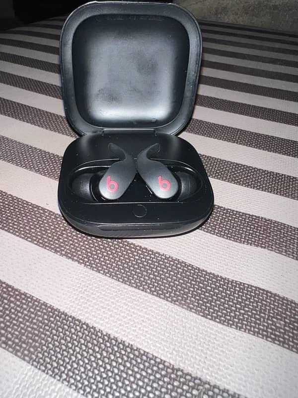 Apple Beats Fit Pro True Wireless Earbuds 10/9 condition Apple H1 chip 0