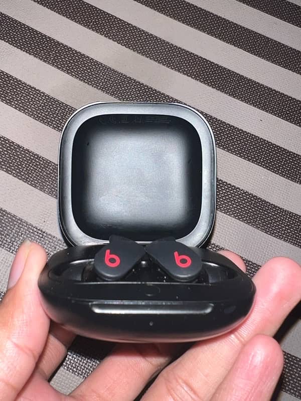 Apple Beats Fit Pro True Wireless Earbuds 10/9 condition Apple H1 chip 2