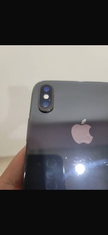 Iphone X 64GB PTA 4