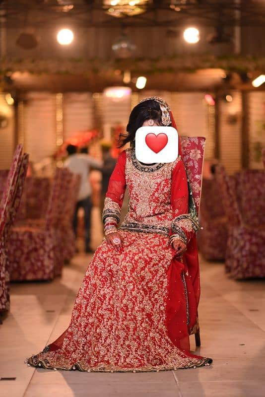 wedding bridal dress 55000 me lia tha 15000 m sale kr rhy han 1