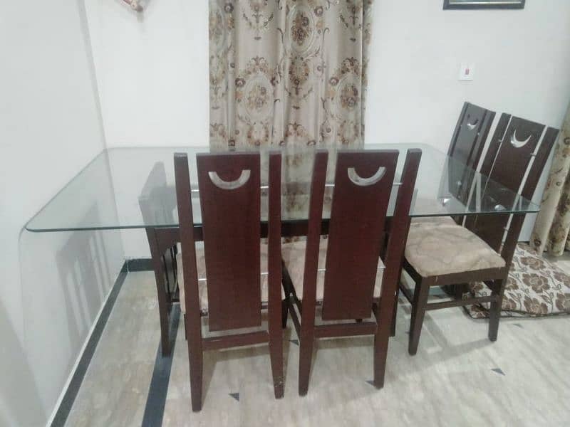 Dining table with six chairs 3