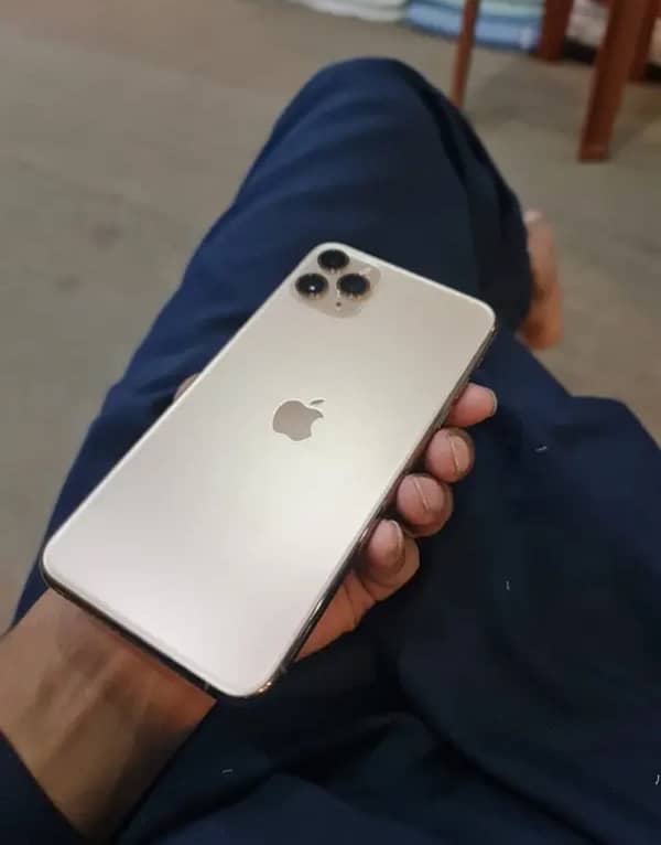 iPhone 11pro max 64gb non pta factory unlock serious buyer 5