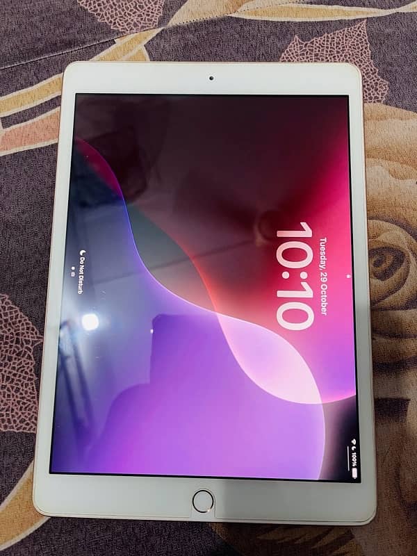 iPad 8 generation 10by10 condition all oky 4