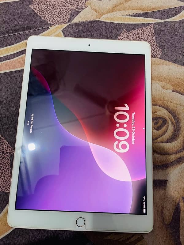 iPad 8 generation 10by10 condition all oky 5