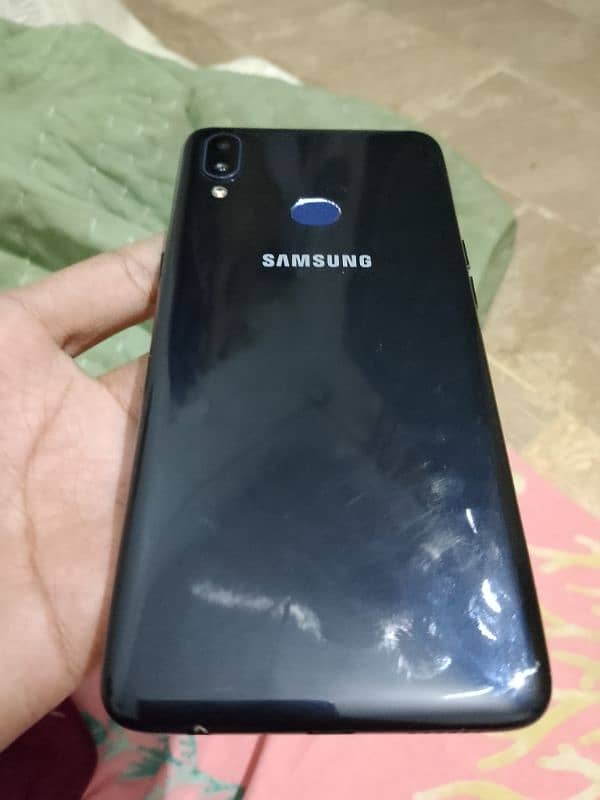 Samsung A10s 2Gb ram and momery 32Gb with box 1