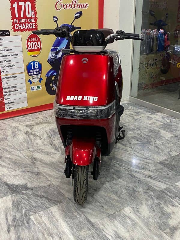 Road King EV Scooty 12