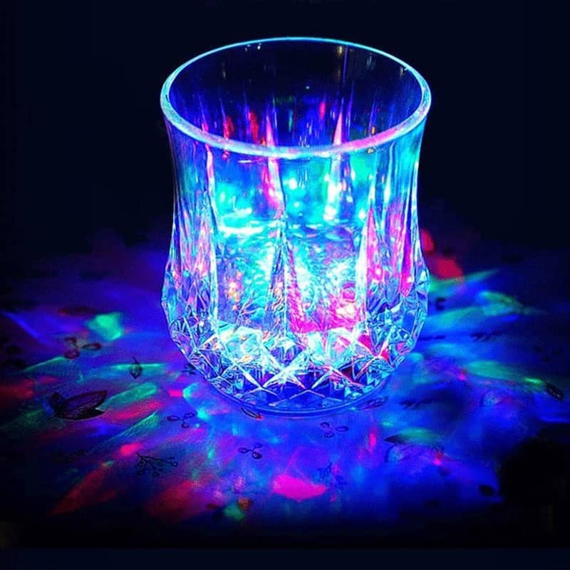 Flash Light Up Cups,Automatic Water Multicolor LED Glasses For kids 2