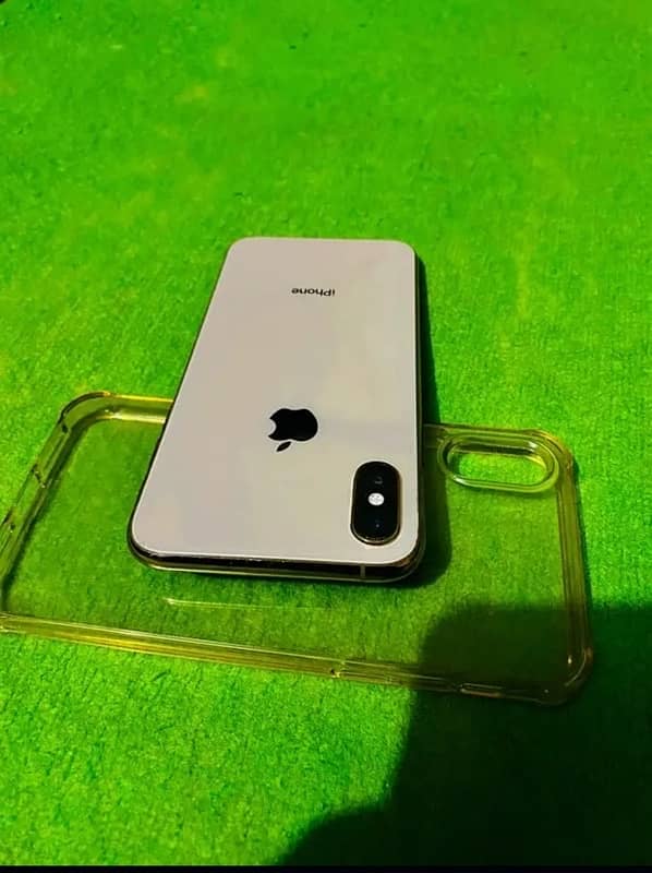 iPhone XS factory unlock 2