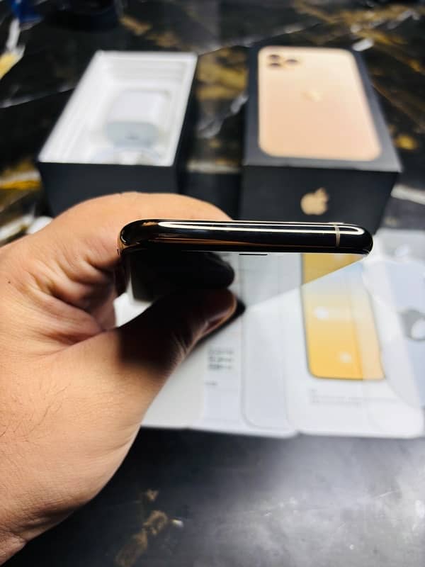 iPhone 11 Pro 256GB 4