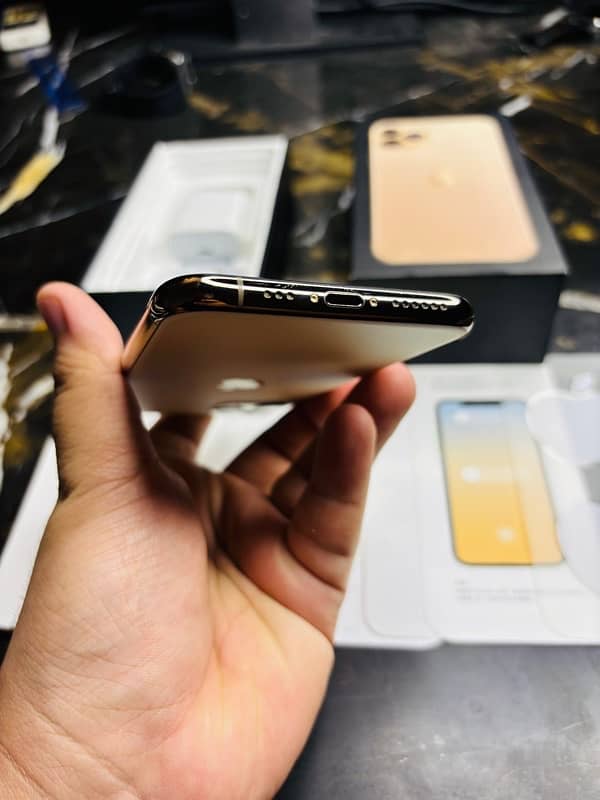 iPhone 11 Pro 256GB 5