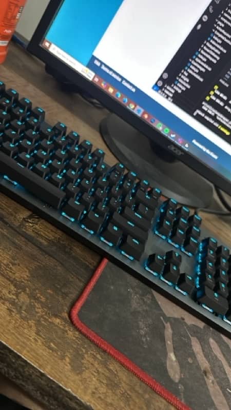 Logitech g512 carbon full rgb mechanical keyboard 1