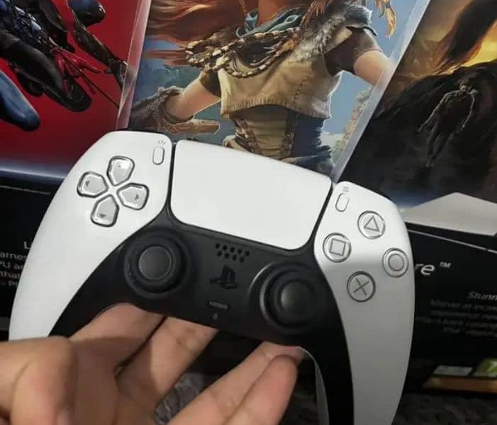 PS5 Disk Edition 1TB 2 controller & Charging Dock 1