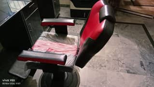 beauty saloon setup for sale urgent sale krna h