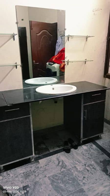 beauty saloon setup for sale urgent sale krna h 3