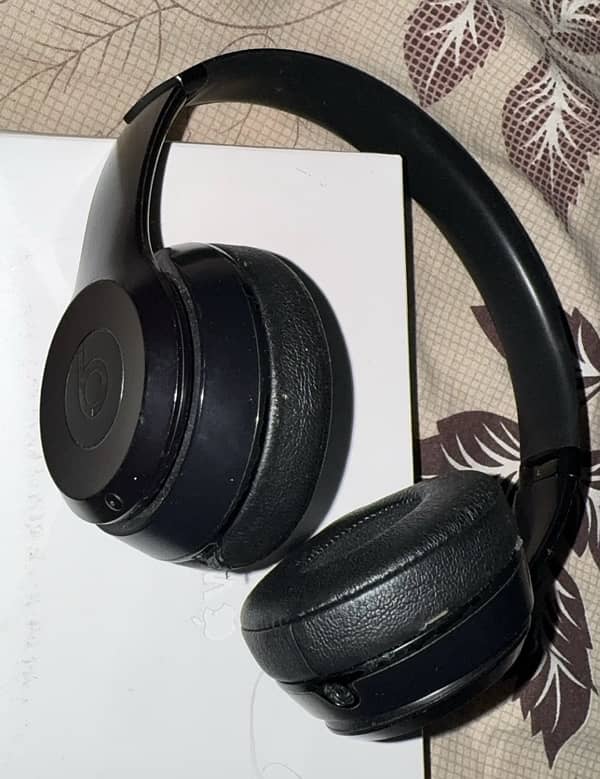 Beats Solo 3 Wireless On Ear Headphones With Apple W1 Chip 1