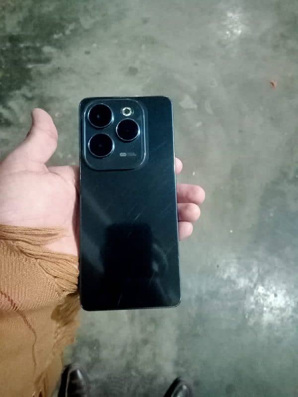 infinix hot 40 pro only 2 month use. 0