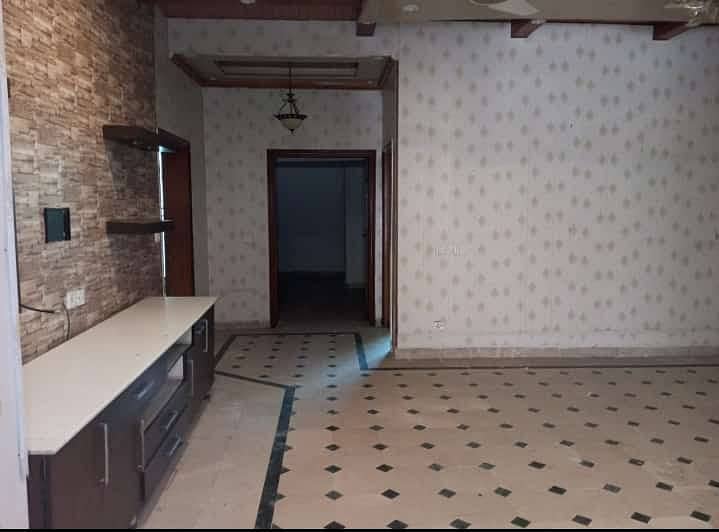 4 Marla Beautiful Bachelor's Flat For Rent 0