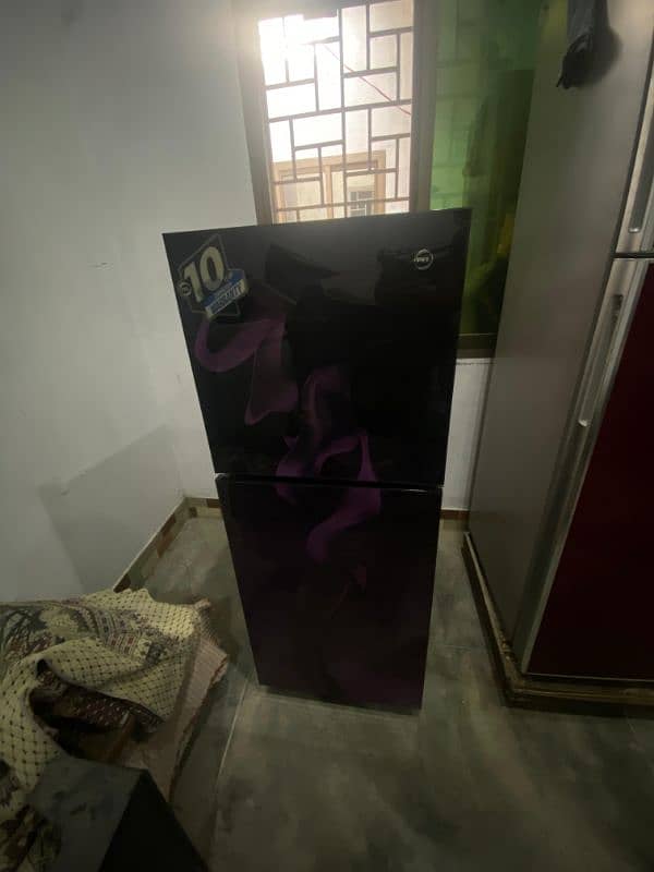 Pel fridge good condition, Red blaze color 0