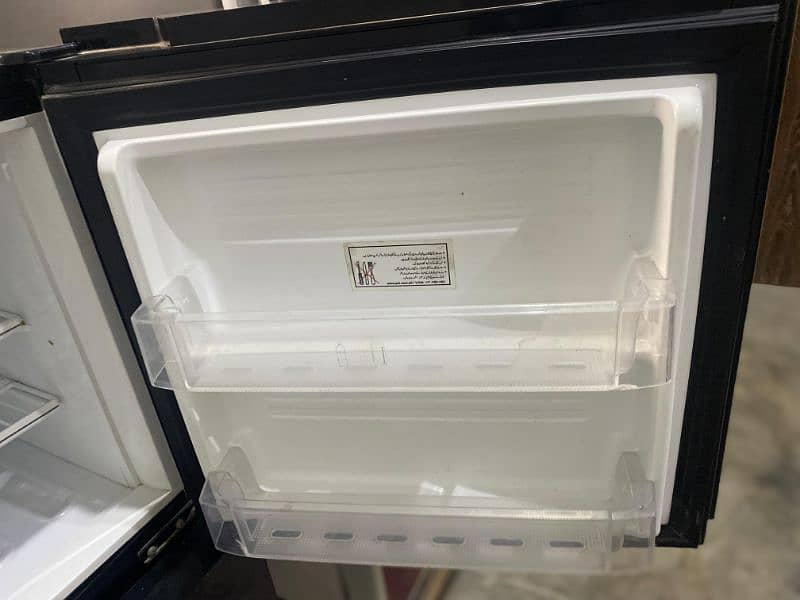 Pel fridge good condition, Red blaze color 3