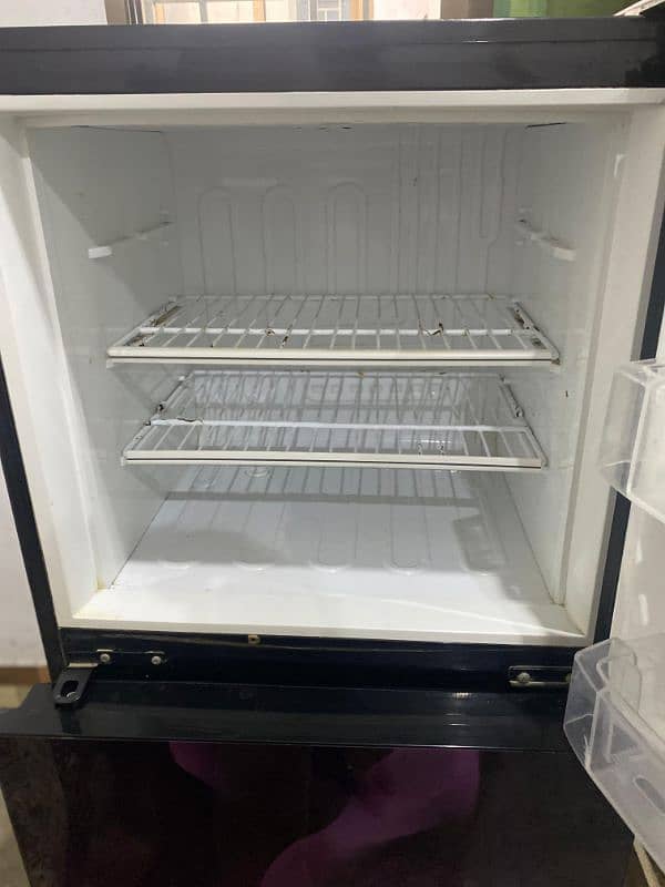 Pel fridge good condition, Red blaze color 4