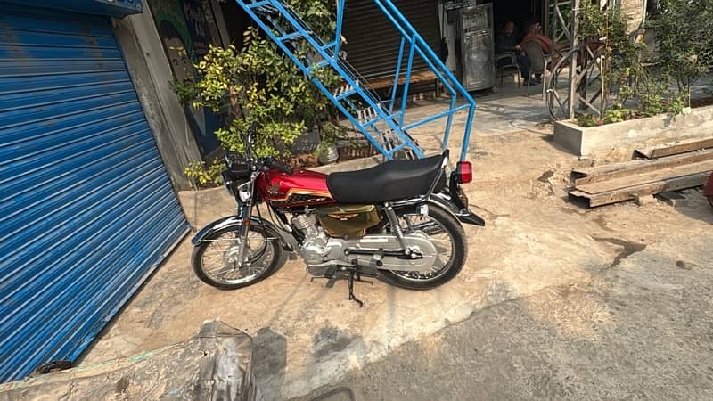 Honda 125 gold special edition 4