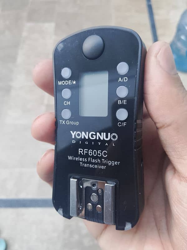 Yongnuo RF-605 Wireless  Flash Trigger 0