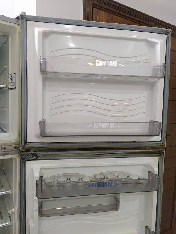 dawlance fridge in very good condition 6