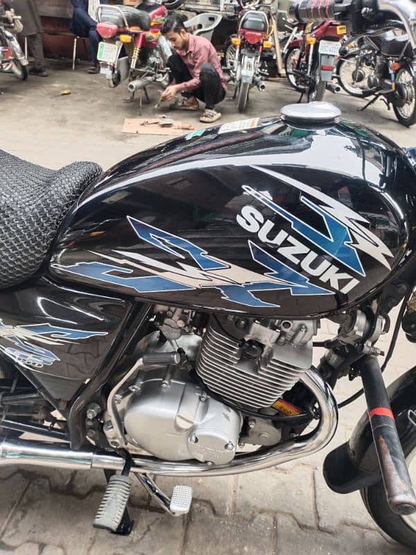 Suzuki gs 150 1