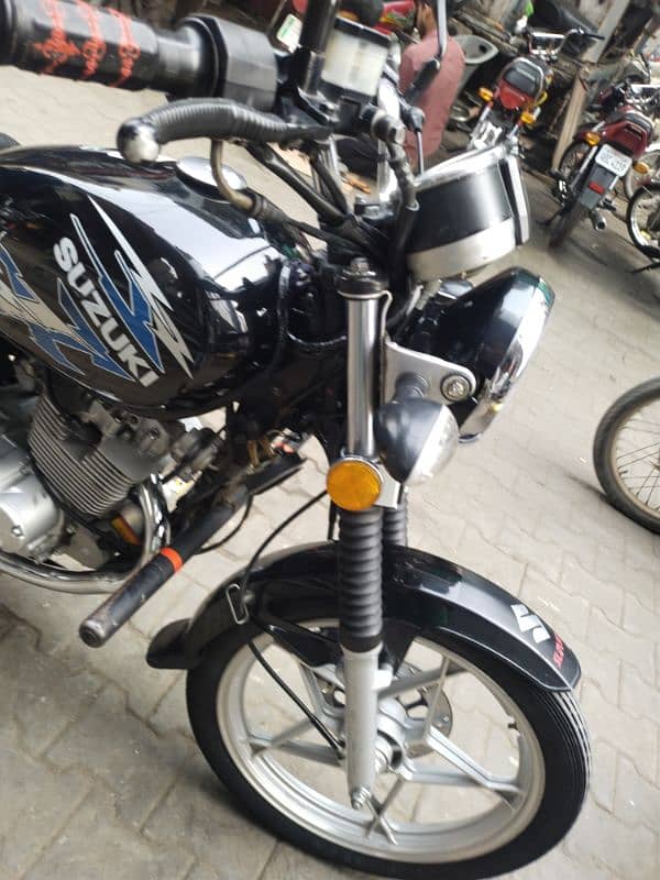 Suzuki gs 150 2