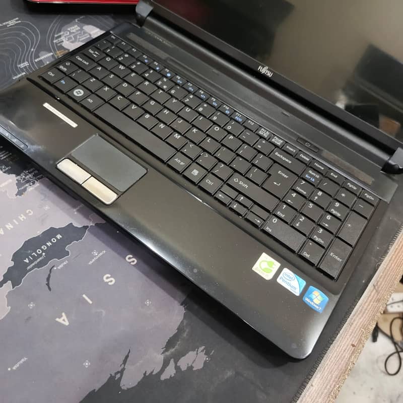 Fujitsu LIFEBOOK AH530 Laptop Core 2 Duo 250GB HDD 4GB Ram 12