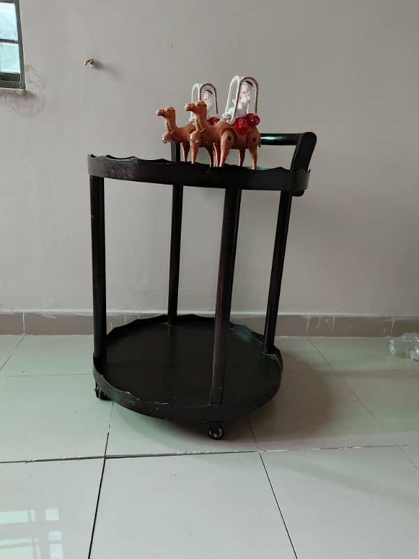 Tea trolley 1