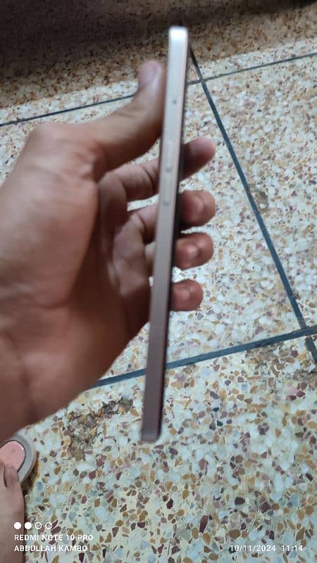 oppo f21 pro 8 GB 128 GB clear screen 4