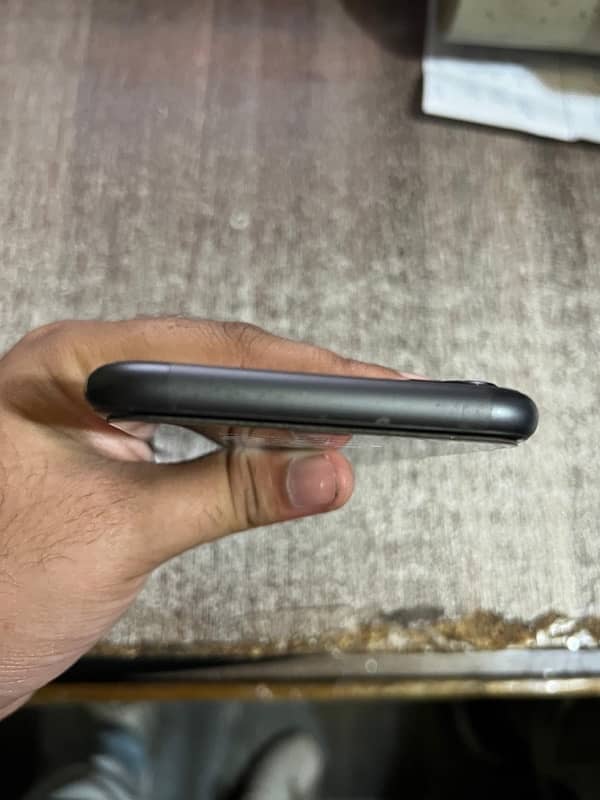 iPhone 11 128 gb pta approved with box 1