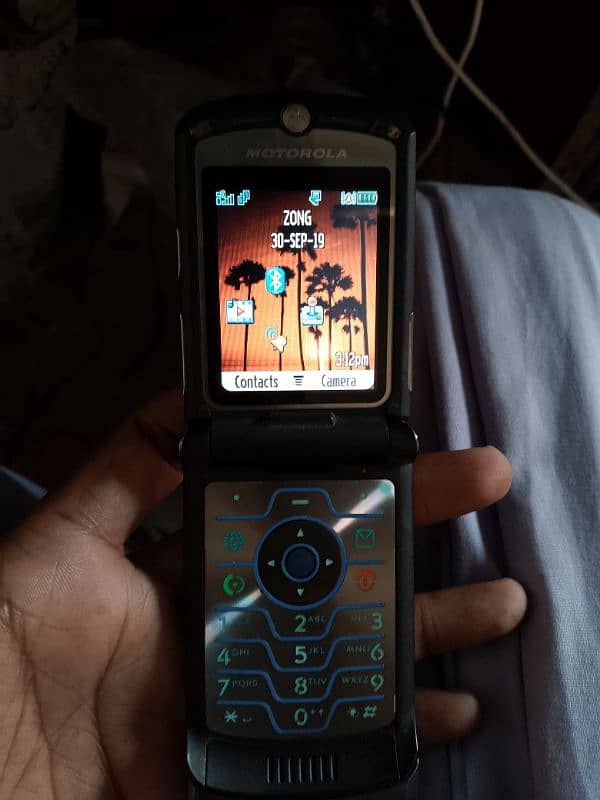 Motorola v3i 3