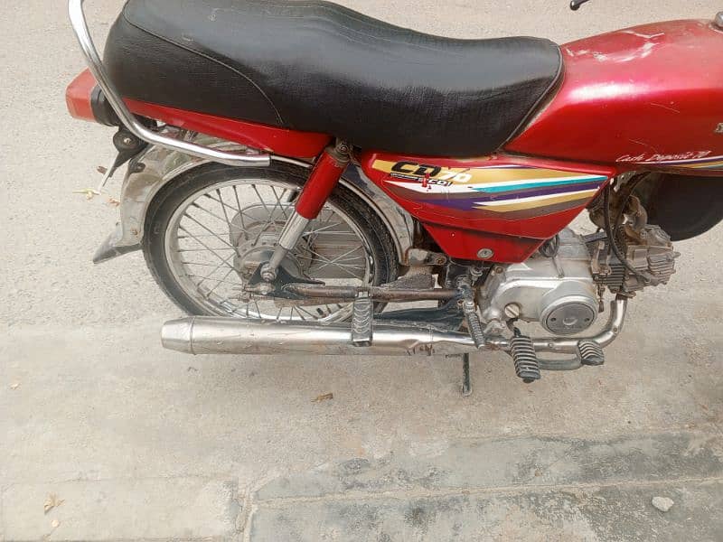 Honda CD70 2015 4