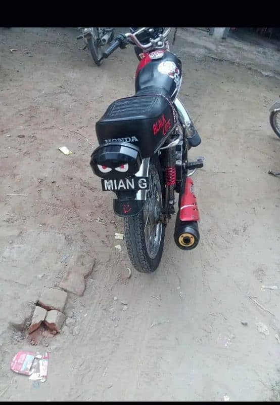 Honda 125  far sall koi km ni honawal ejen ok ha 2