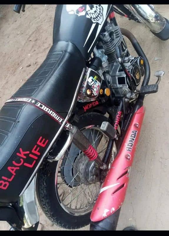 Honda 125  far sall koi km ni honawal ejen ok ha 6