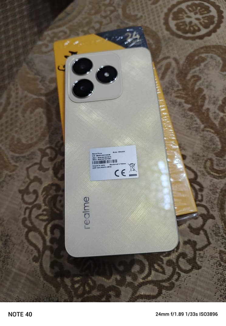 Realme C61 1