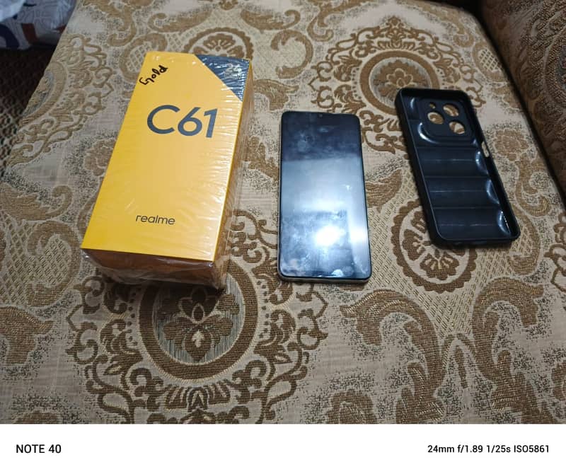 Realme C61 4