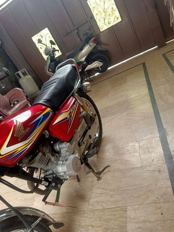 Self Start Honda 125 lush Condition 2