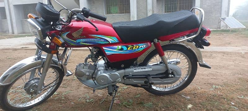 Moter Cycle  Honda 70 0