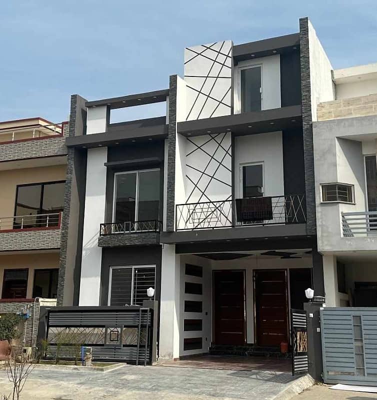 7 Marla Double Unit House Available For Sale in G-15 Islamabad. 9