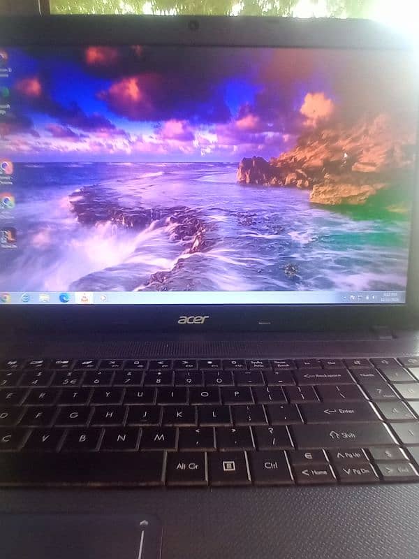 Acer laptop good for online working core i3 4Gb 160 1