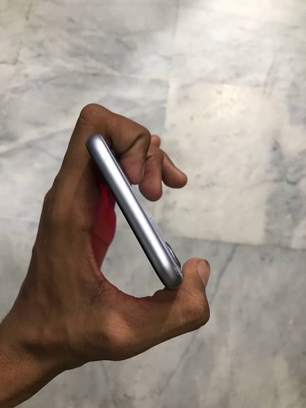 I Phone 11 Non PTA Factory unlock 64 GB Phone Num 03064206549 6