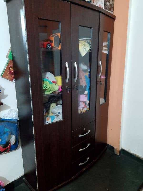 Wardrobe Good Condition 3