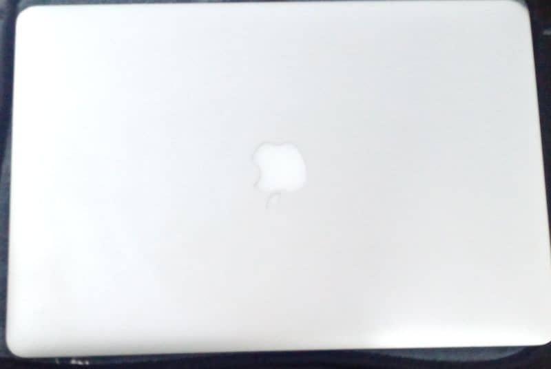 MacBook Model 2015 15 Inch Course Seven 16GB RAM 256GB SSD 1