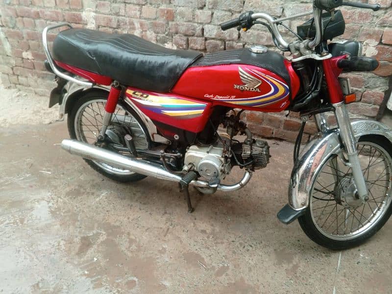 64000 HONDA CD70 FOR SALE SERIOUS BUYER CONT ME 0-3-1-4-4-0-7-7-2-9-9 4