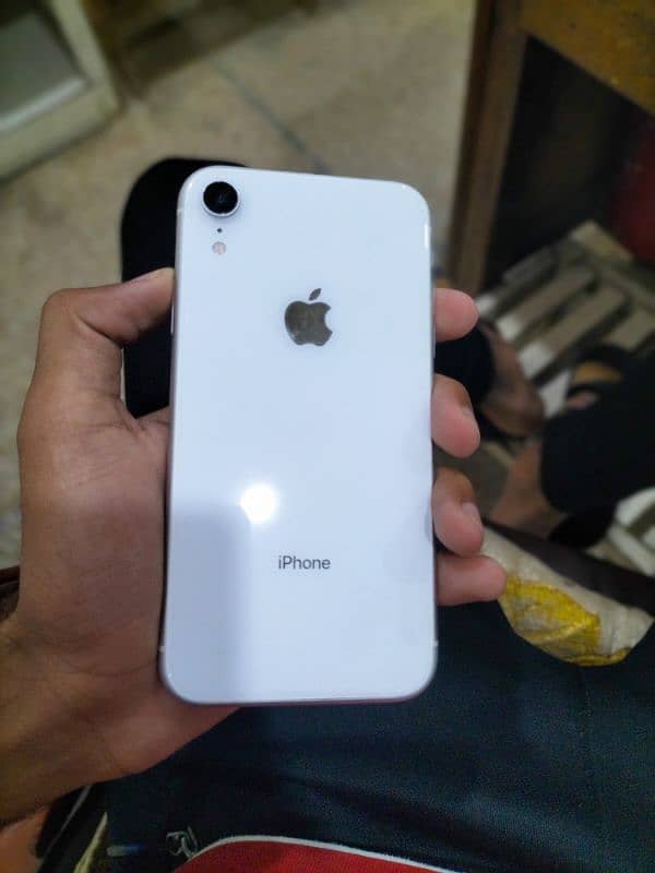 iphone xr 4