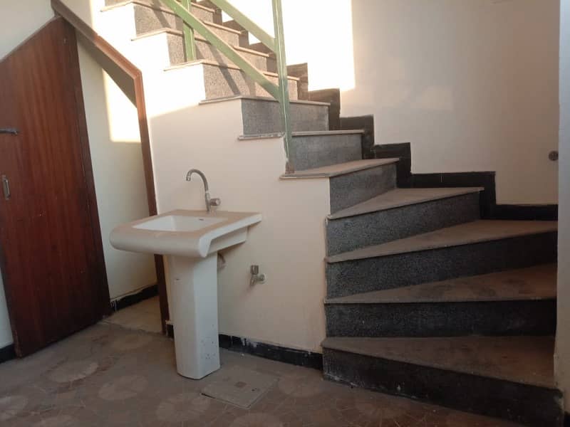 Upper Portion For Rent In Madina Town 1